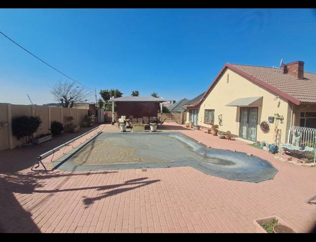 3 BEDROOM HOUSE FOR SALE IN LINMEYER